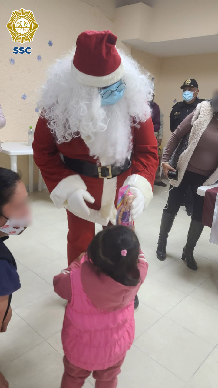 llevar regalos de navidad  CFRSSMA (3).jpeg