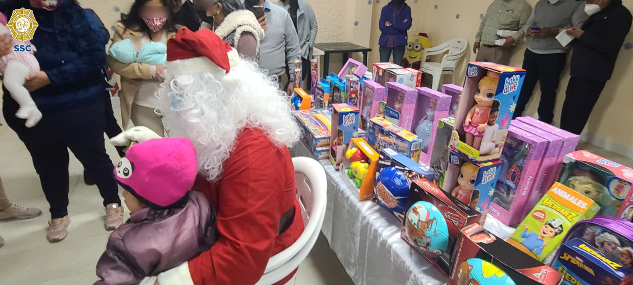 llevar regalos de navidad  CFRSSMA (8).jpeg
